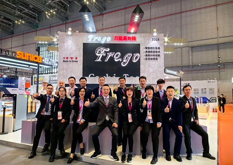 坐在男人嘴上让他添在线视频