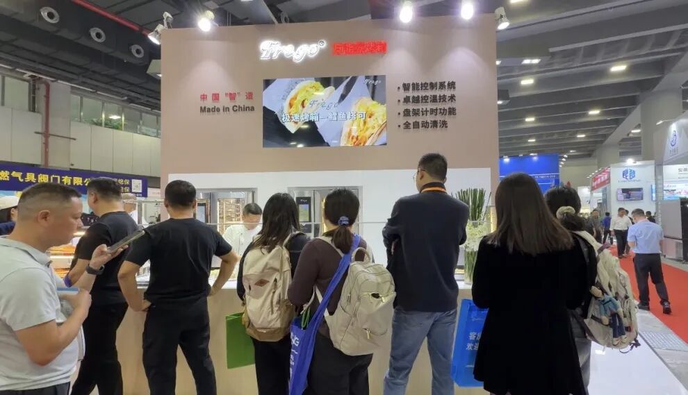 坐在男人嘴上让他添在线视频